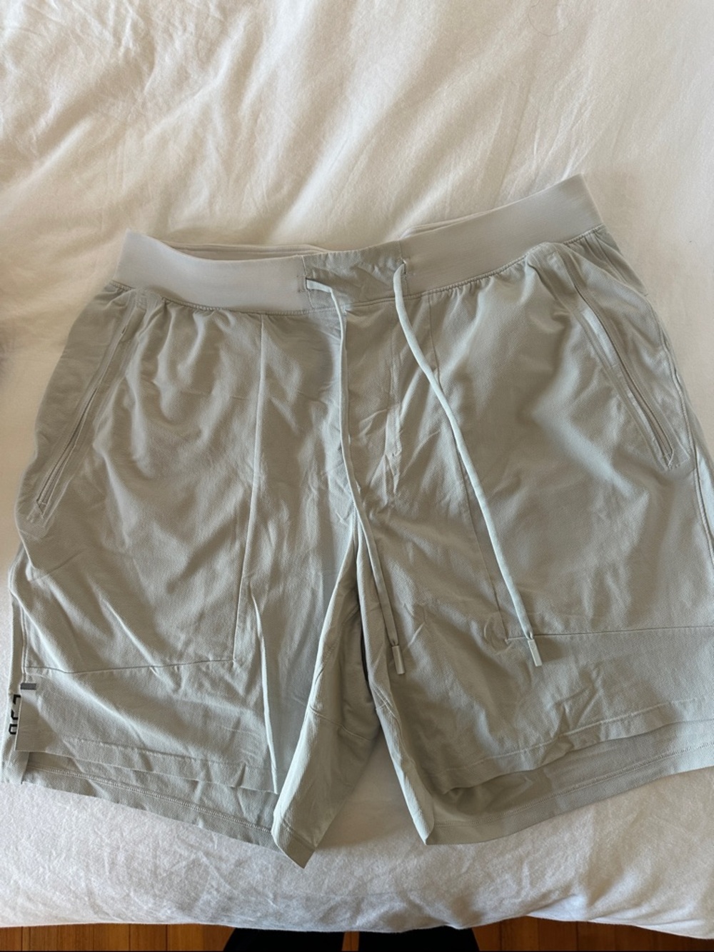 lululemon athletica Men's Athletic Shorts - Light Gray